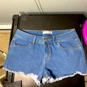 L No Boundaries Jean Shorts